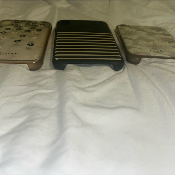 3 Kate Spade Phone Cases - Picture 3 of 15